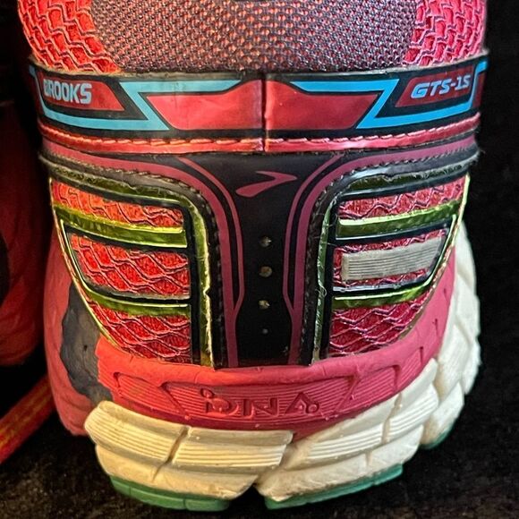 Brooks Adrenaline GTS 15 pink blue yellow running tennis shoes, size 9 - Picture 4 of 12